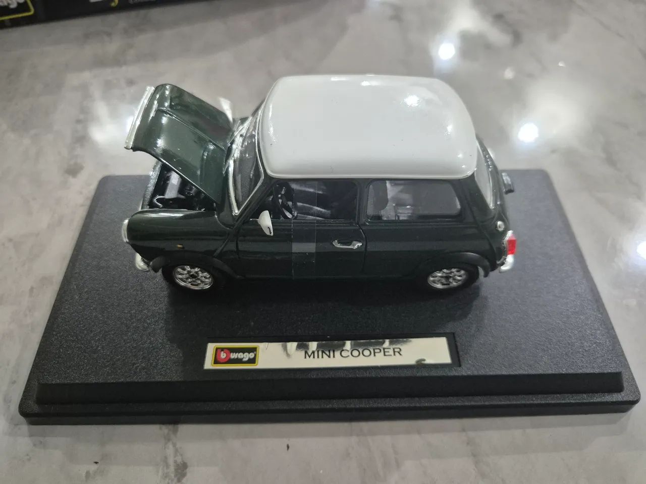 Miniatura Mini Cooper Burago 1:24 na caixa  - Foto 5