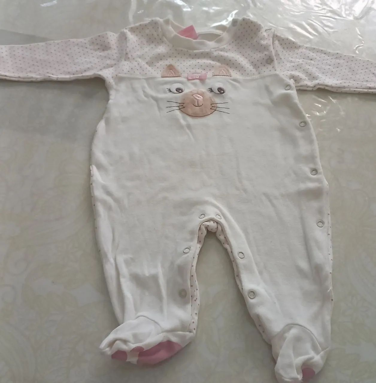 Macacão  feminino   tamanho  m rosa com bolinha 