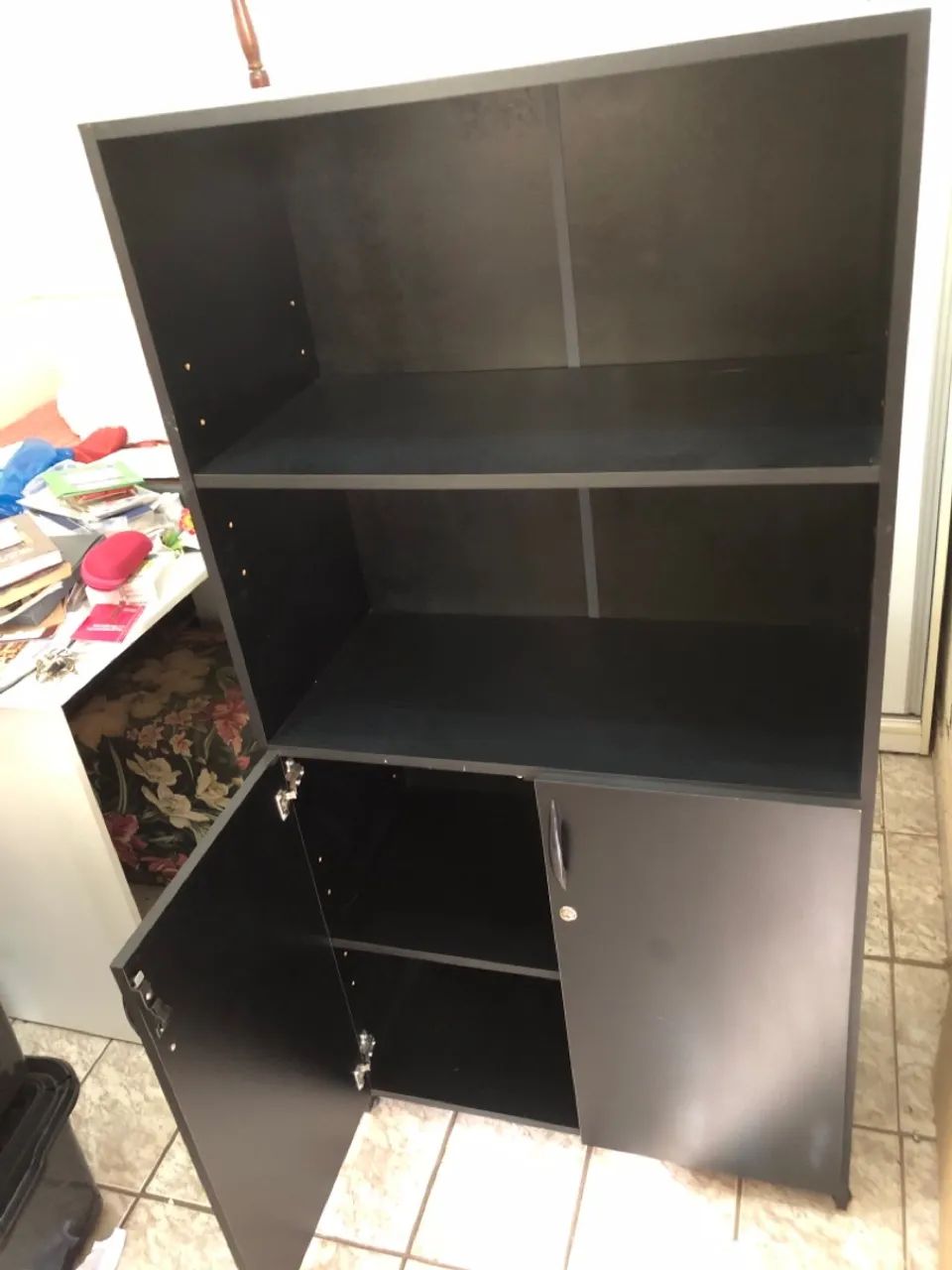 Vendo Armário para escritório.