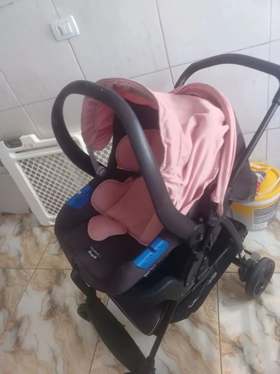 Carinho de bebê e bebê conforto  - Foto 2