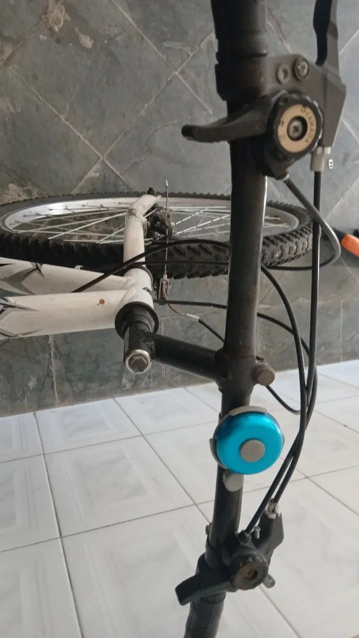 Bicicleta 18 marchas aro 26 - Foto 2