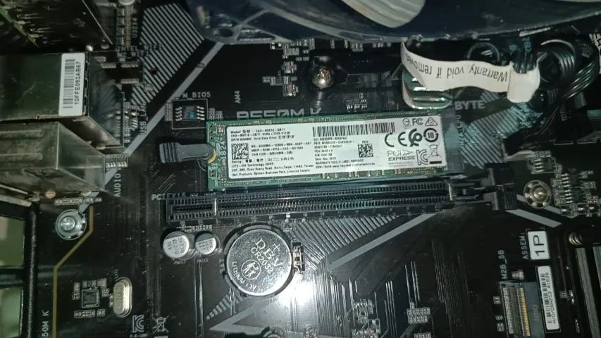 NVME 512 + SSD 512 + 2 HD's 1 Tera