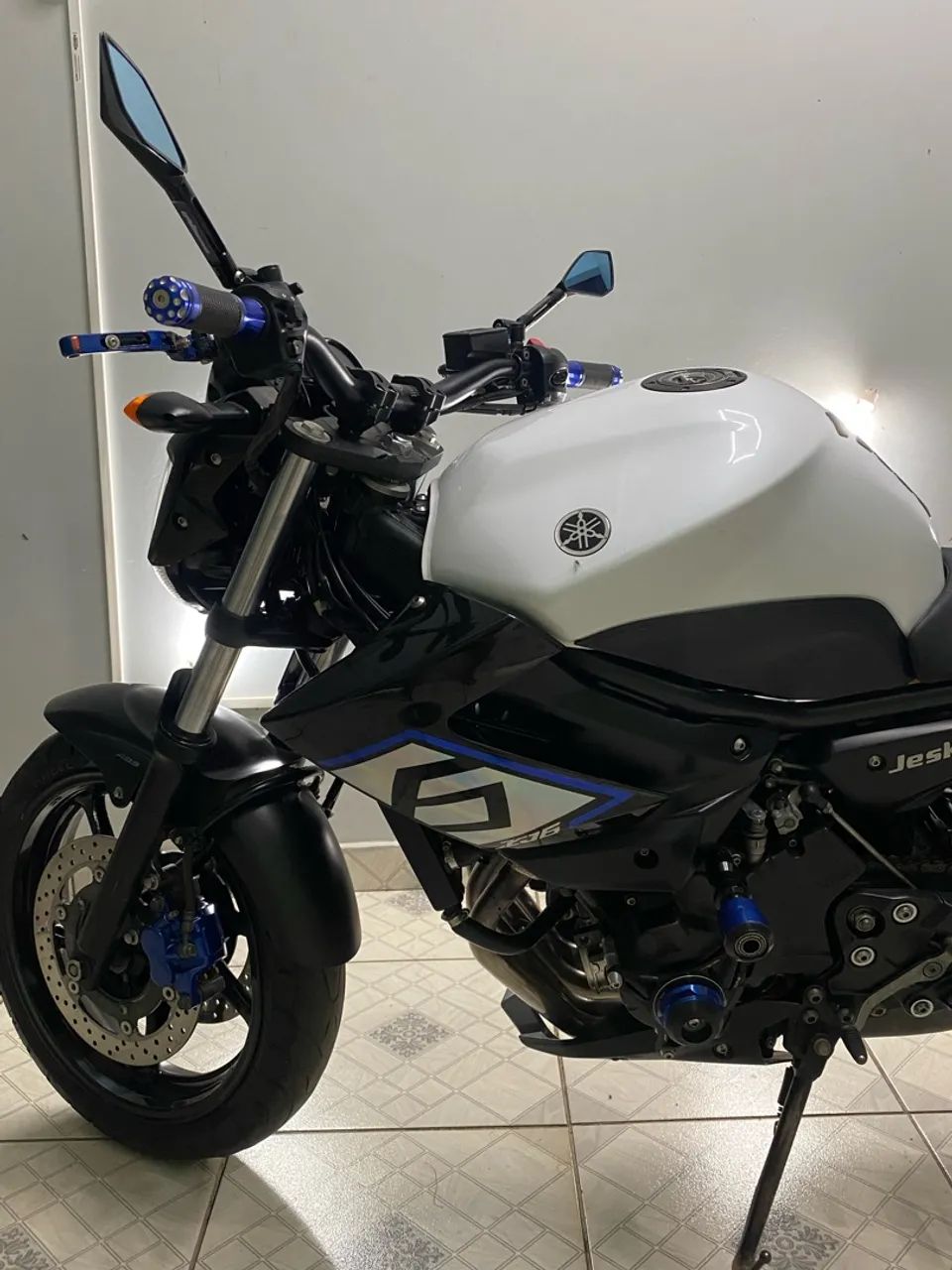 Yamaha XJ6 N 2017 - Foto 2