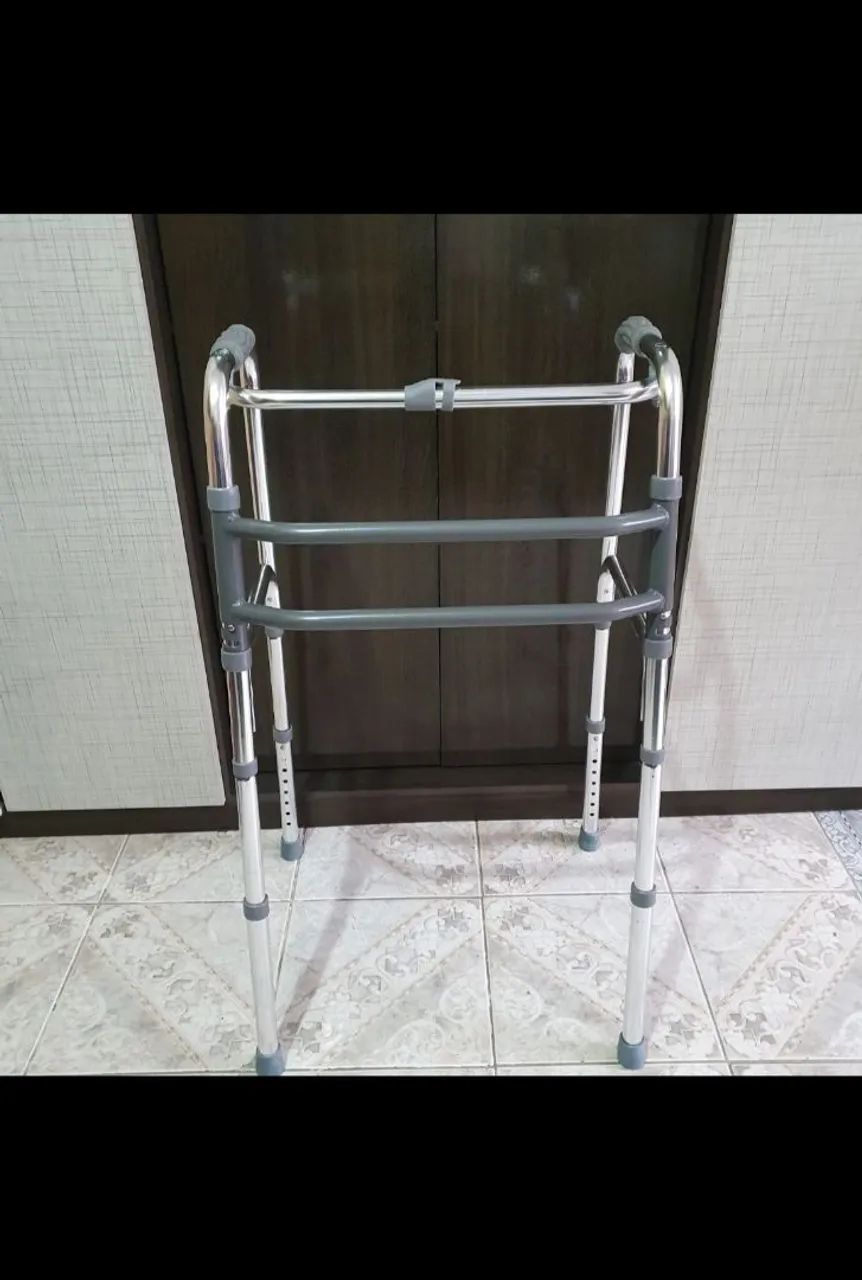 ANDADOR ARTICULADO COM REGULAGEM  - Foto 2