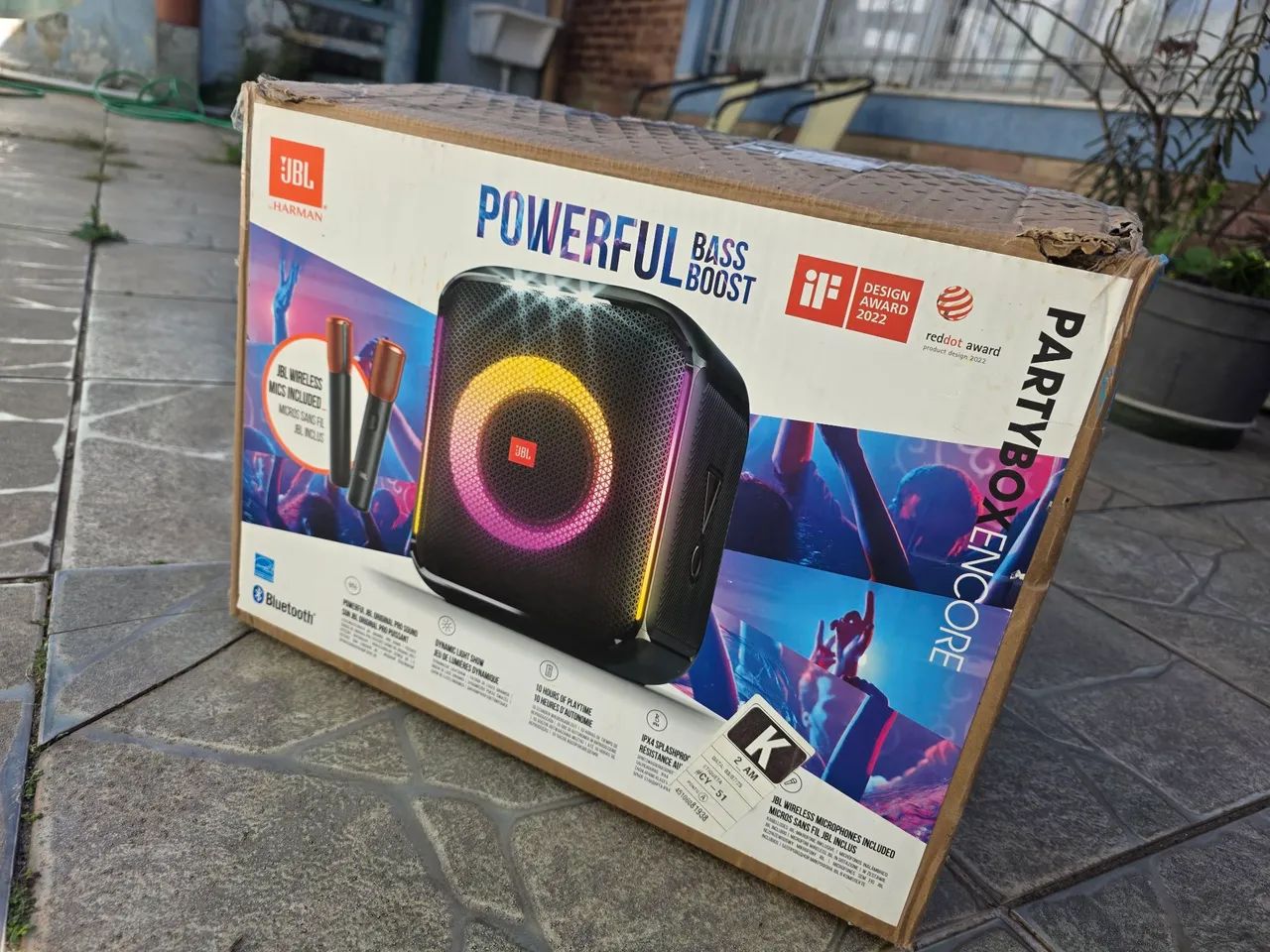 Caixa de som partybox encore com 2 microfones