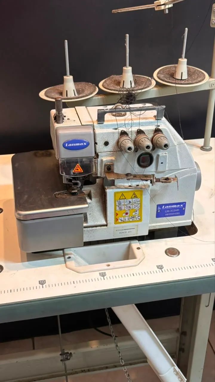 Máquina overloque  - Foto 2