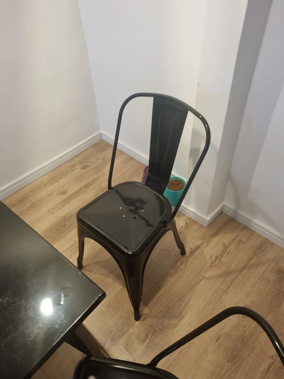 Mesa e cadeiras de ferro, na cor preta. - Foto 4