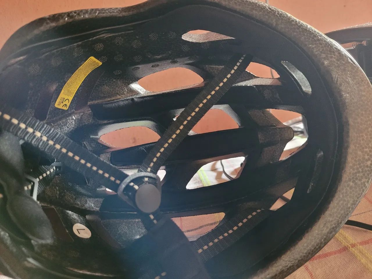 Capacete de ciclista  - Foto 5