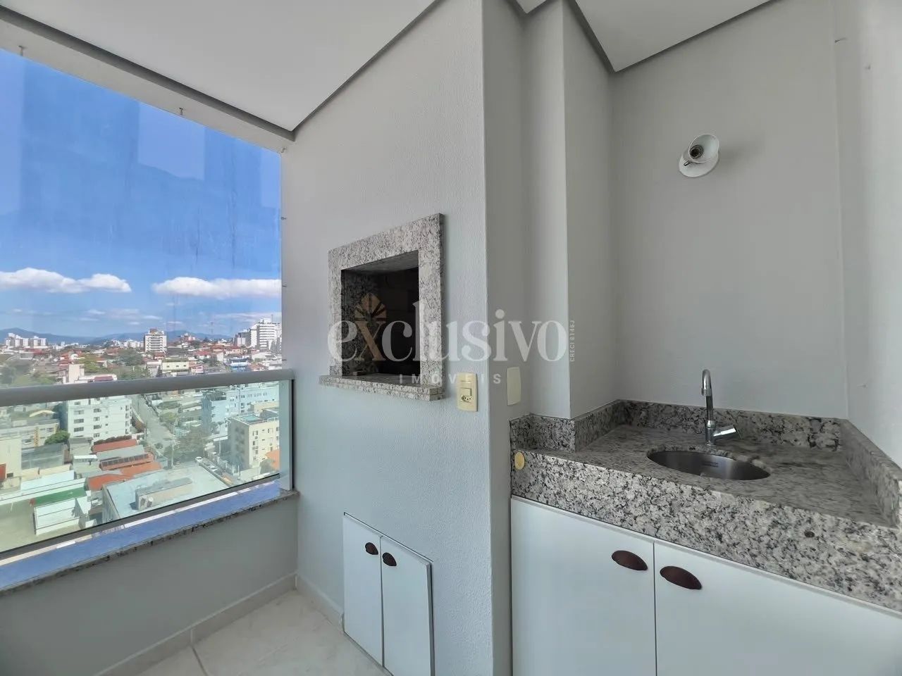 Apartamento com 2 Dormitórios, Suíte e Varanda Gourmet no Estreito - Foto 3