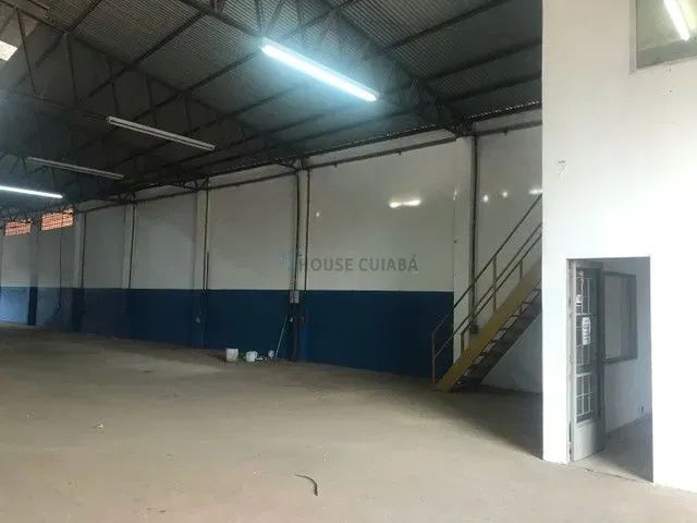 Vende-se Barracão na Avenida Fernando Corrêa - Foto 2
