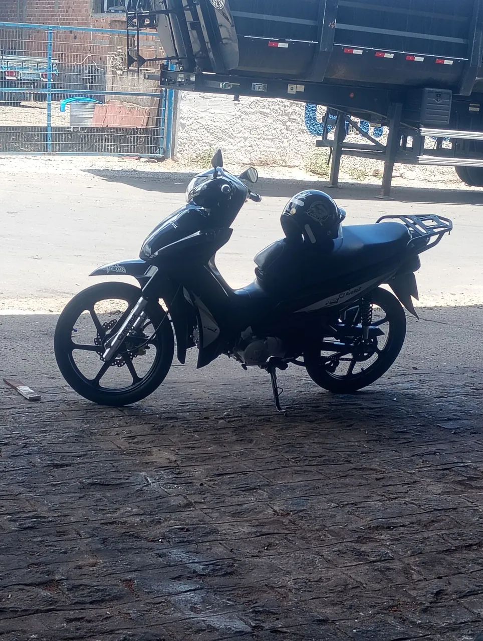 Moto bem conservada só pegar e rodar - Foto 3