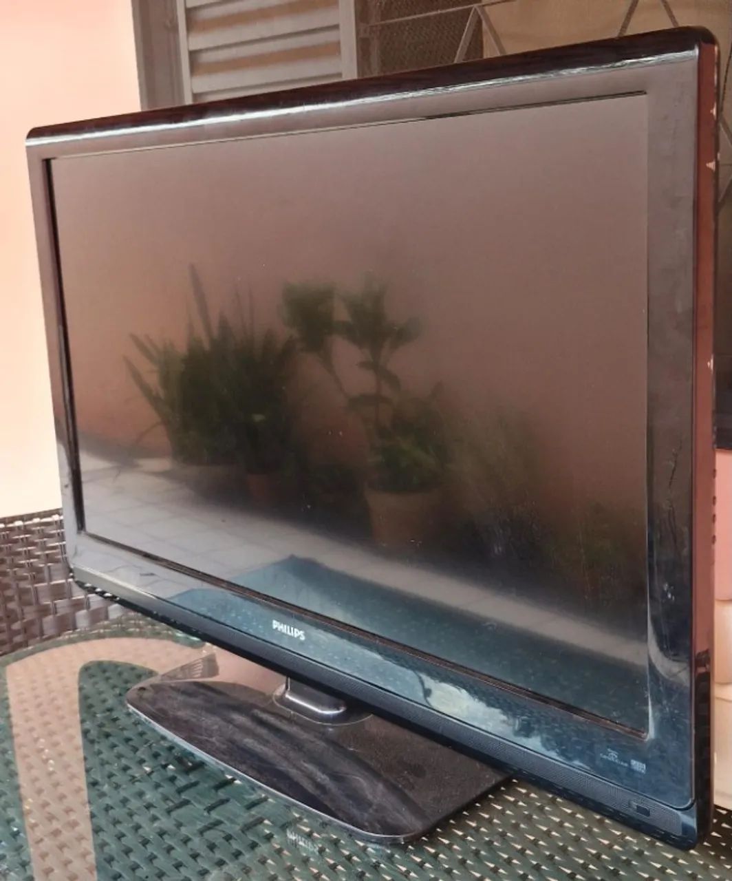 TV PHILLIPS 42" LCD 42PFL3604/78 COM CONVERSOR DIGITAL - Foto 2