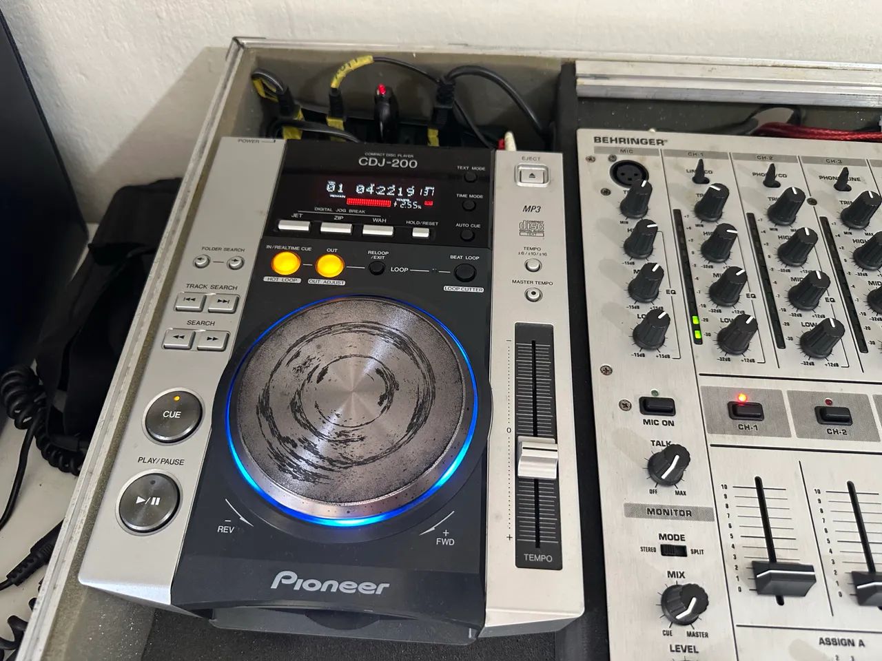 Mesa DJ Excelente. - Foto 3