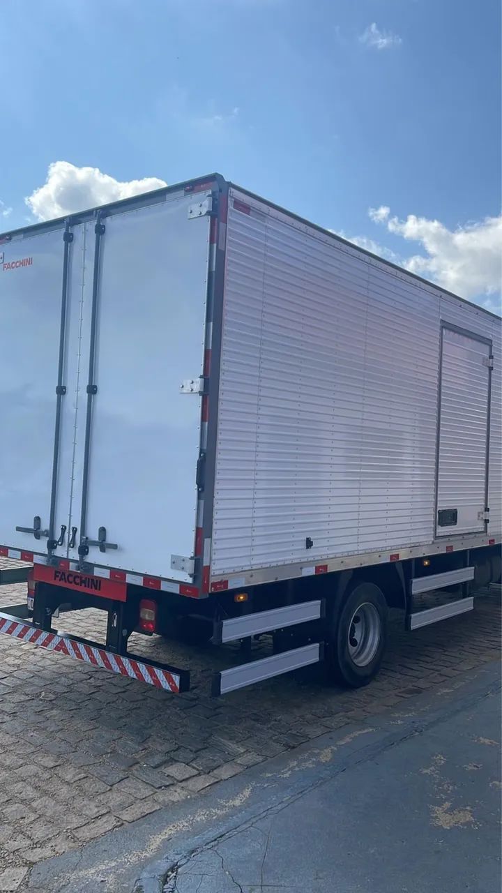 Vw 8160 delivery com baú seco  - Foto 4