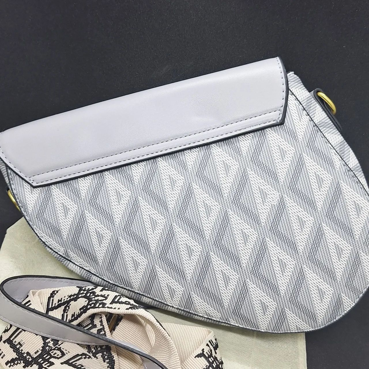 Bolsa Saddle Dior Inspired - Cinza CD Diamond (Nova) - Foto 2
