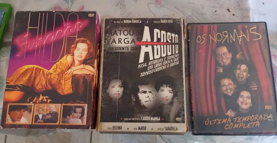 Dvd Box Hilda furacão / Agosto / Os Normais - DVD, Blu-Ray e Vídeo Dvd Box Hilda furacão / Agosto / Os Normais - DVD, Blu-Ray e Vídeo