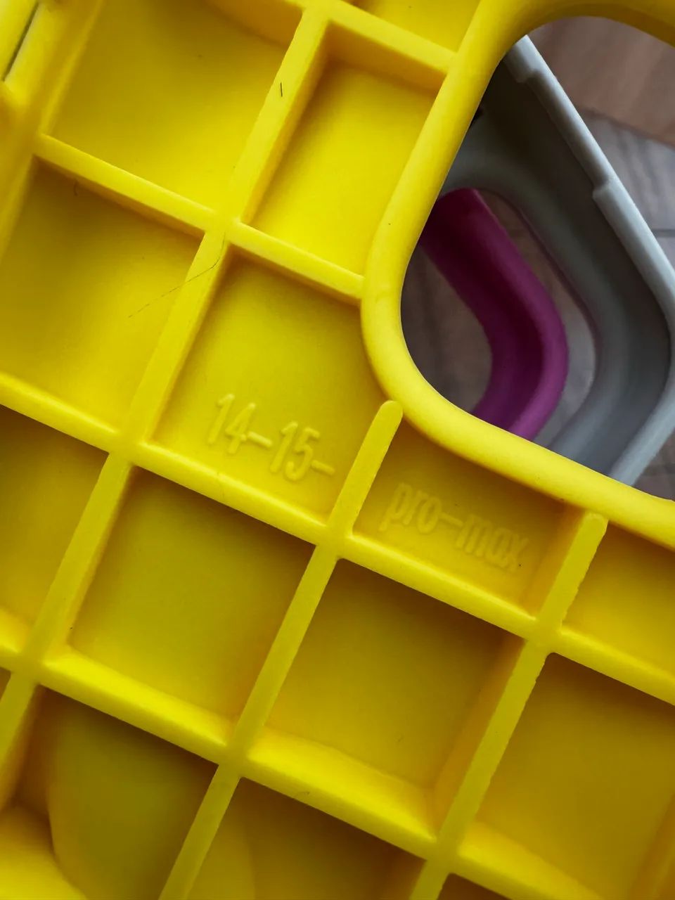 Case Rhode iPhone 15 Pro max amarelo - Foto 5
