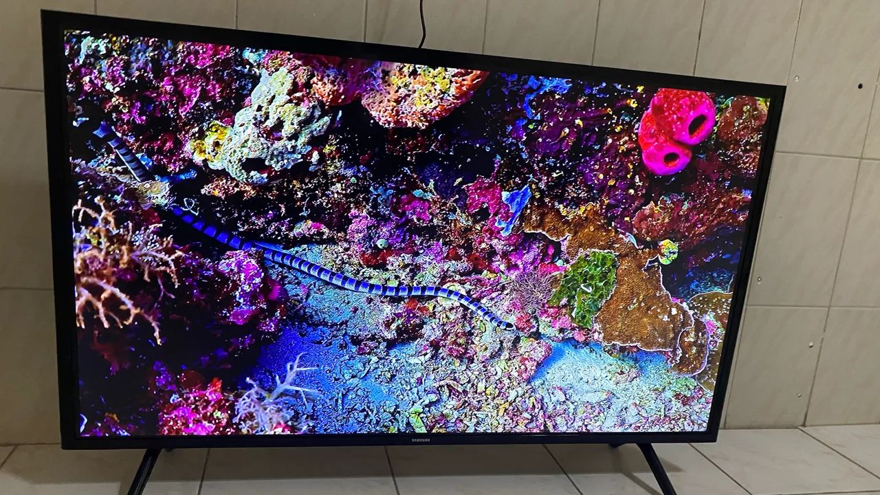 Tv smart 4k 50 polegadas Samsung tizen série 7 sem detalhes  - Foto 3