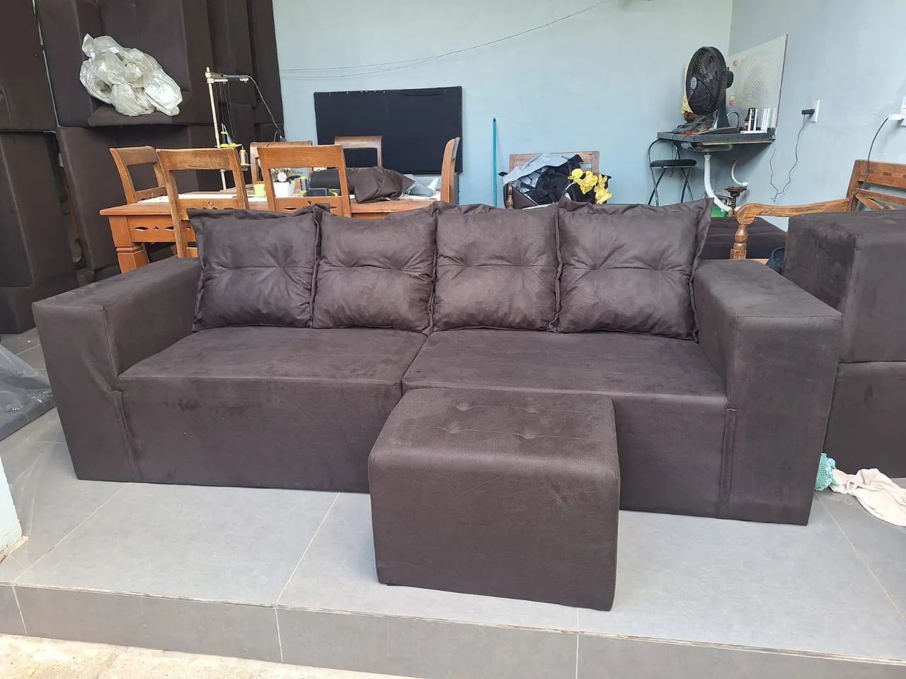 Sofá com puff $850 novo entrega grátis  - Foto 2