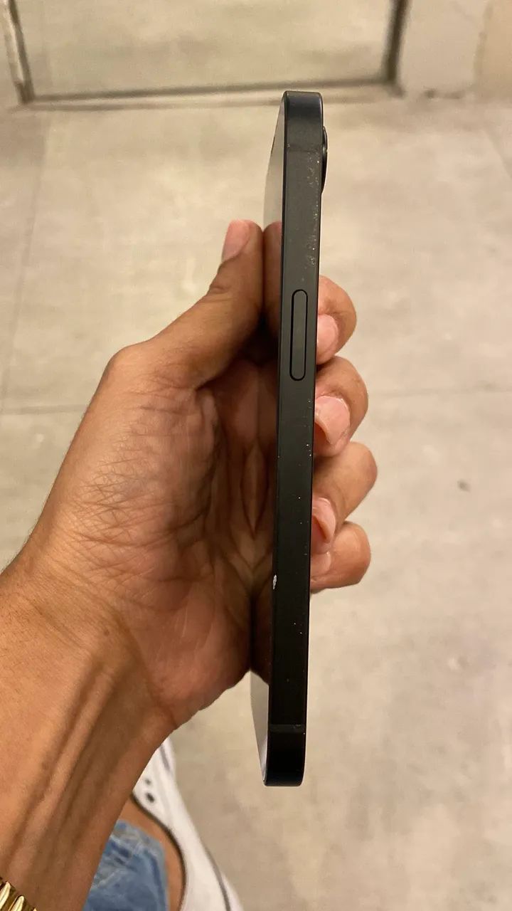 iPhone 16e - 8 meses de uso - Foto 4