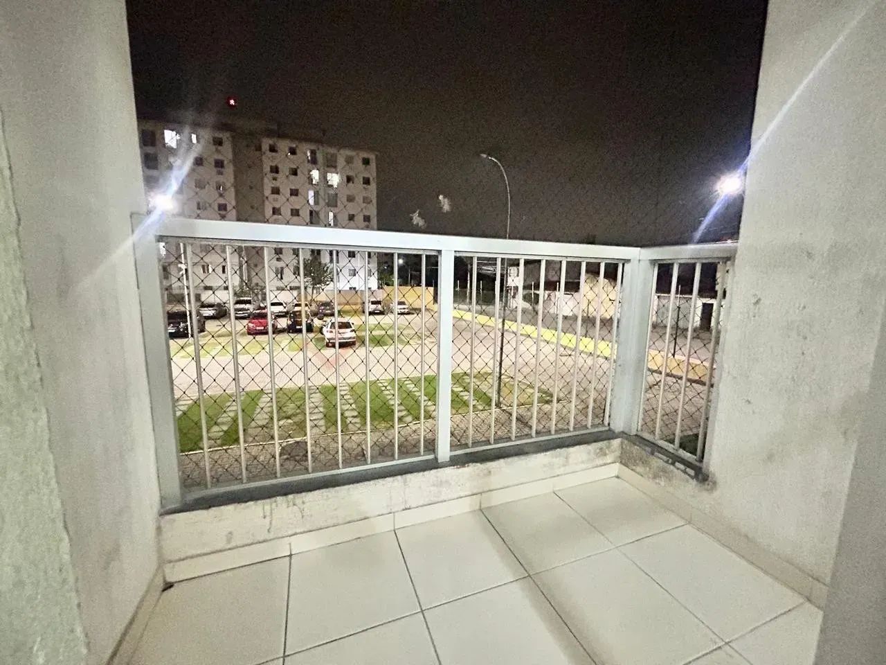 Apartamento 2 quartos, suíte e varanda Cond. Vista do Atlântico