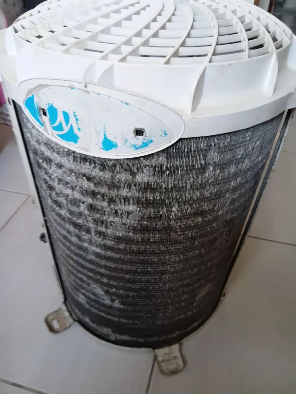 Ar, condicionado Midea. Funcionando perfeitamente. 10.000 btu.  - Foto 4