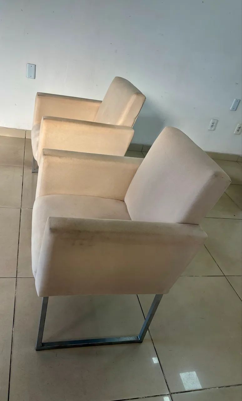 Vendo poltronas bege claro - Foto 2