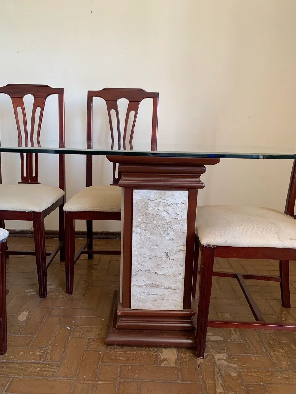 Mesa jantar com pés em madeira maciça e mármore.  - Foto 3