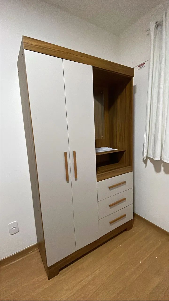 GUARDA ROUPA NOVO 2 meses de uso