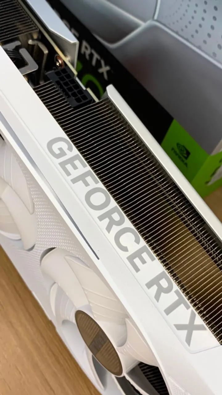 RTX 5070 EAGLE OC ICE 12GB - Foto 3