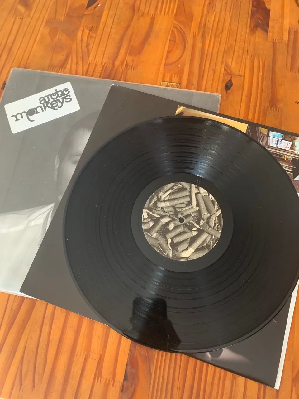 Lp Vinil Arctic Monkeys Whatever People Say I Am - Foto 3