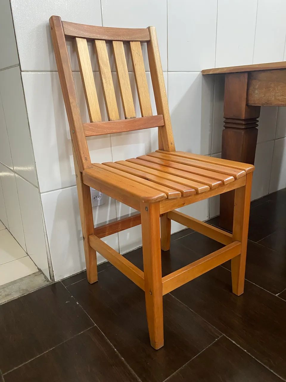 Conjunto de 6 cadeiras madeira  - Foto 4