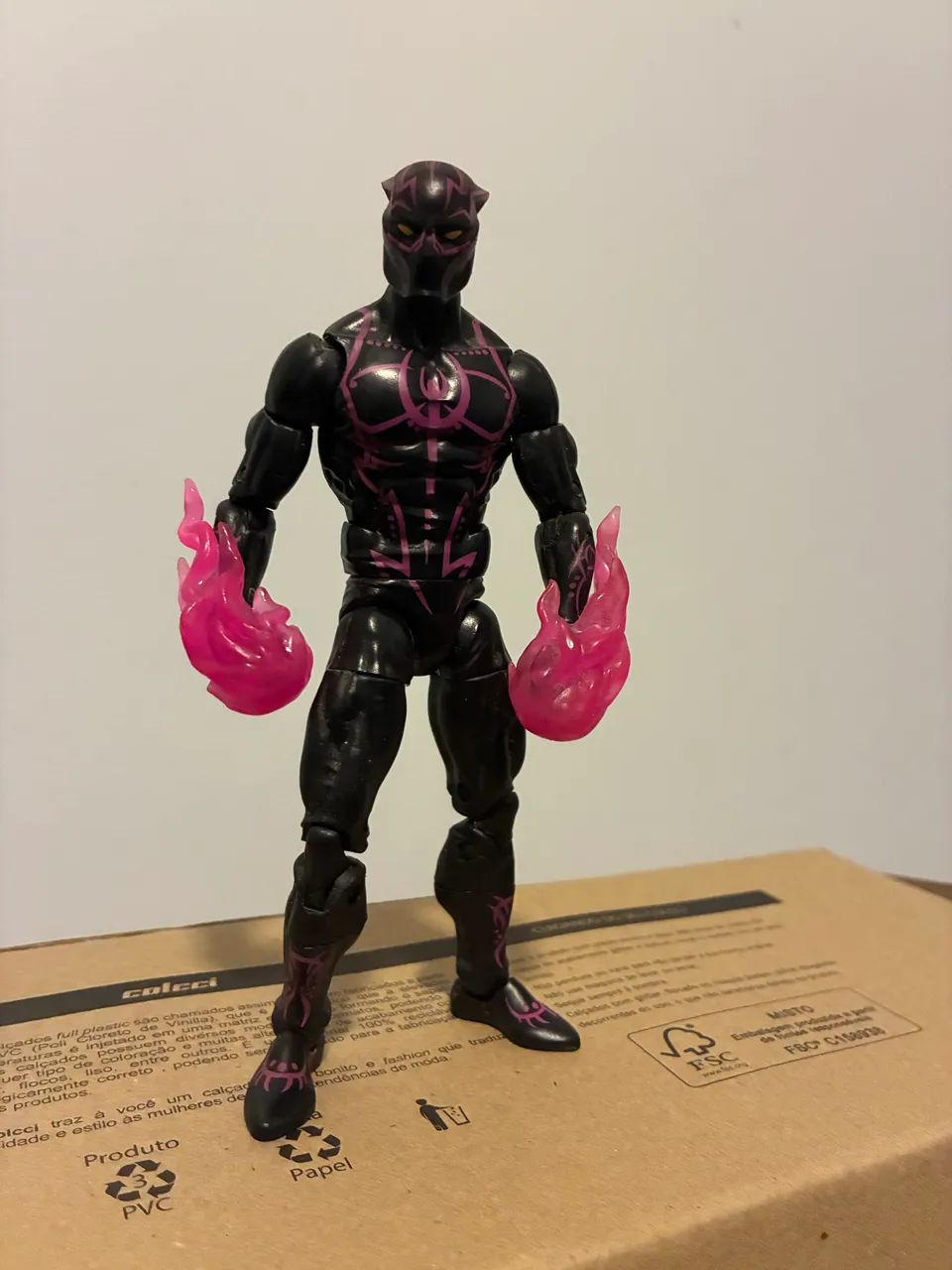 Marvel Legends Pantera Negra ativado 