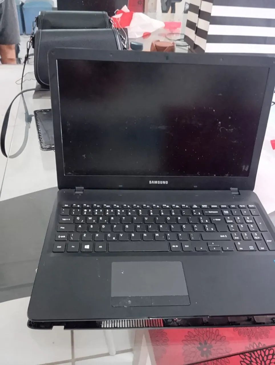 Notebook Samsung essentials E34, modelo NP300E5L ( queimado, retirada de peças e carcaça)  - Foto 3