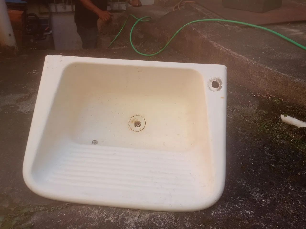 Tanque de mármore sintético 