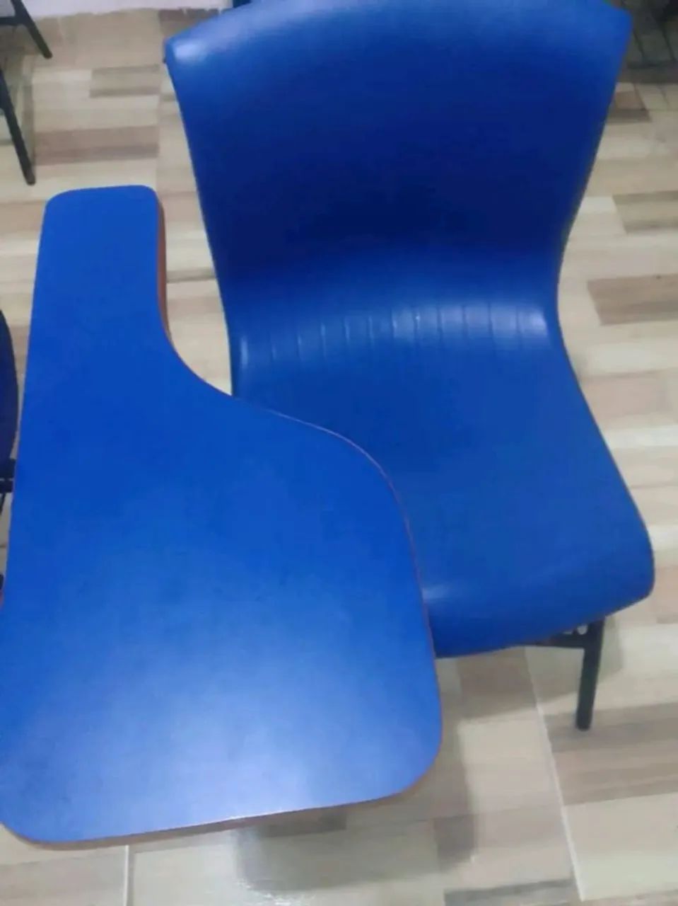 Vendo 40 Cadeiras universitária 