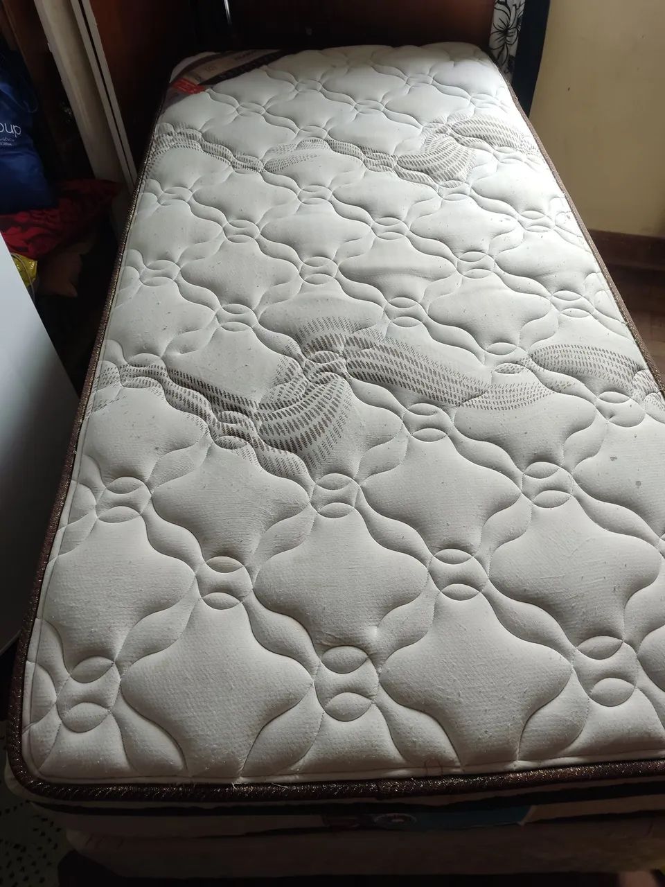 Cama box solteiro  Castor