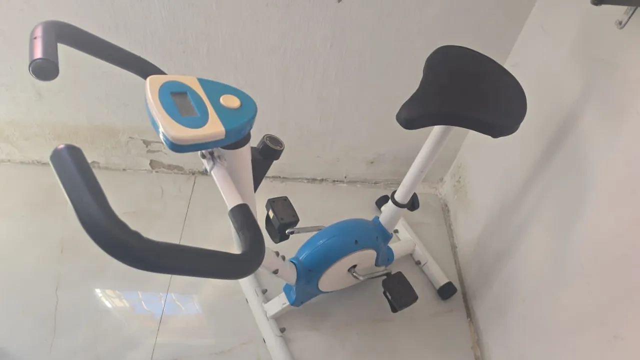 Bike ergométrica semi nova 300,00