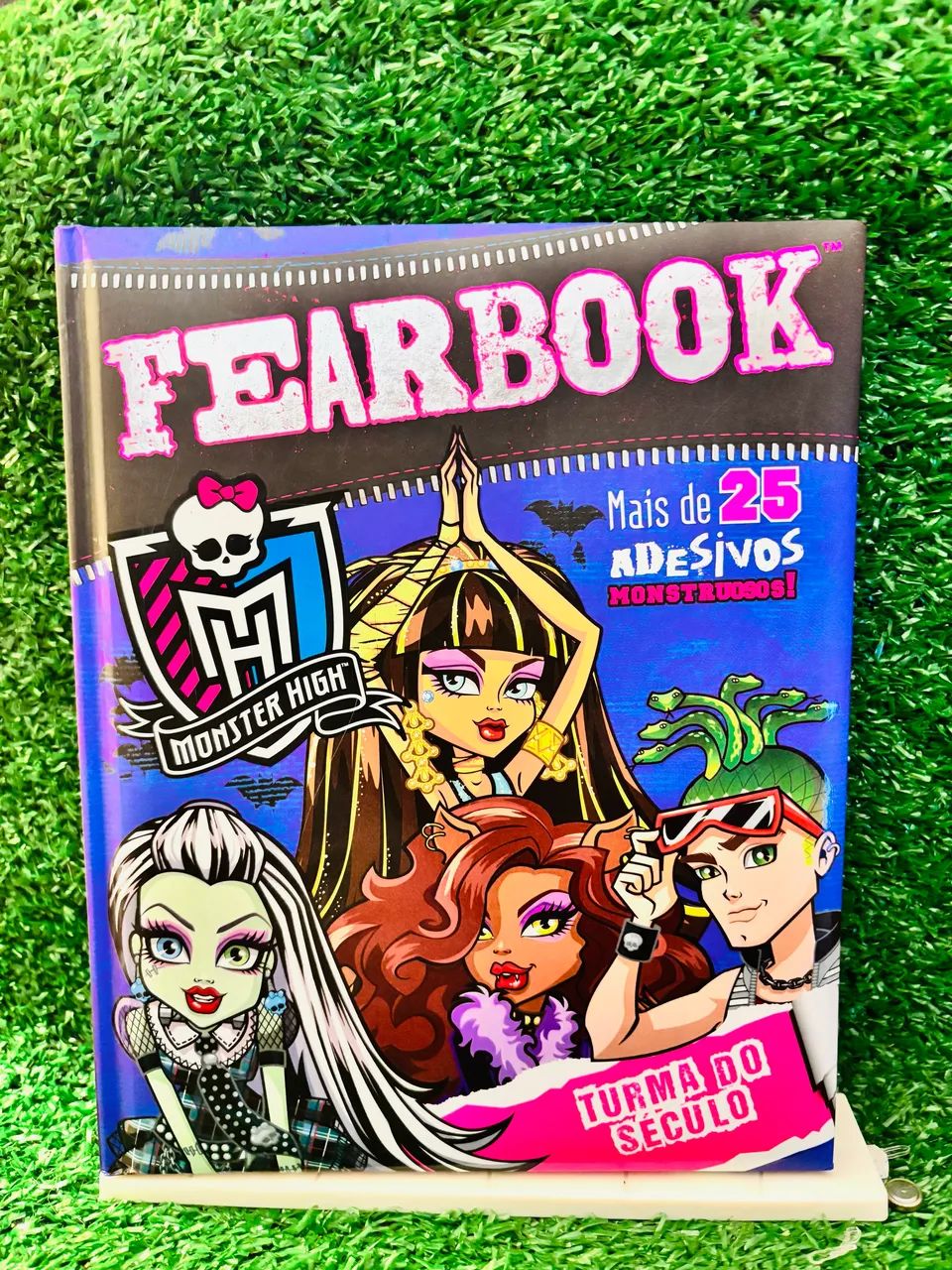 Livro Fearbook Monster High