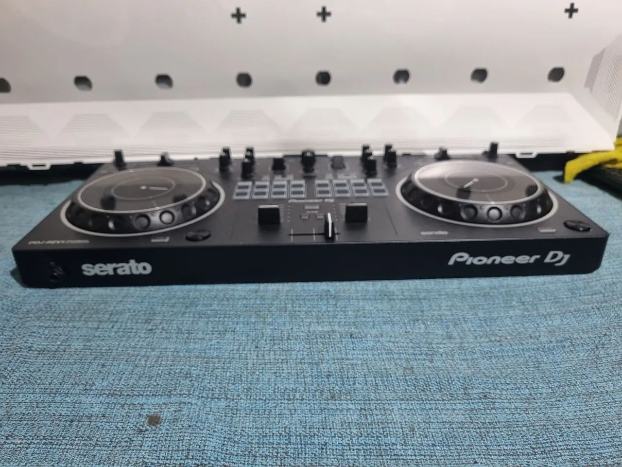 Controladora Pioneer DJ Serato