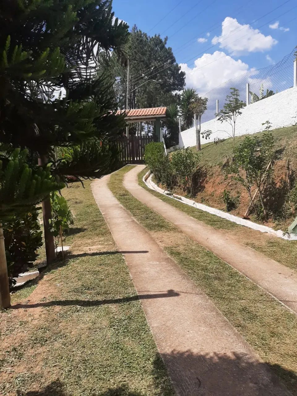 Imóvel para venda possui 400 metros quadrados com 4 quartos
