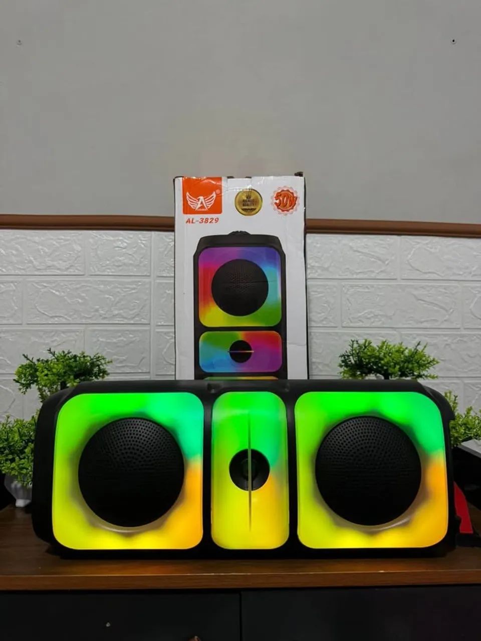 Caixa de Som Bluetooth 50W com LED RGB - Foto 4