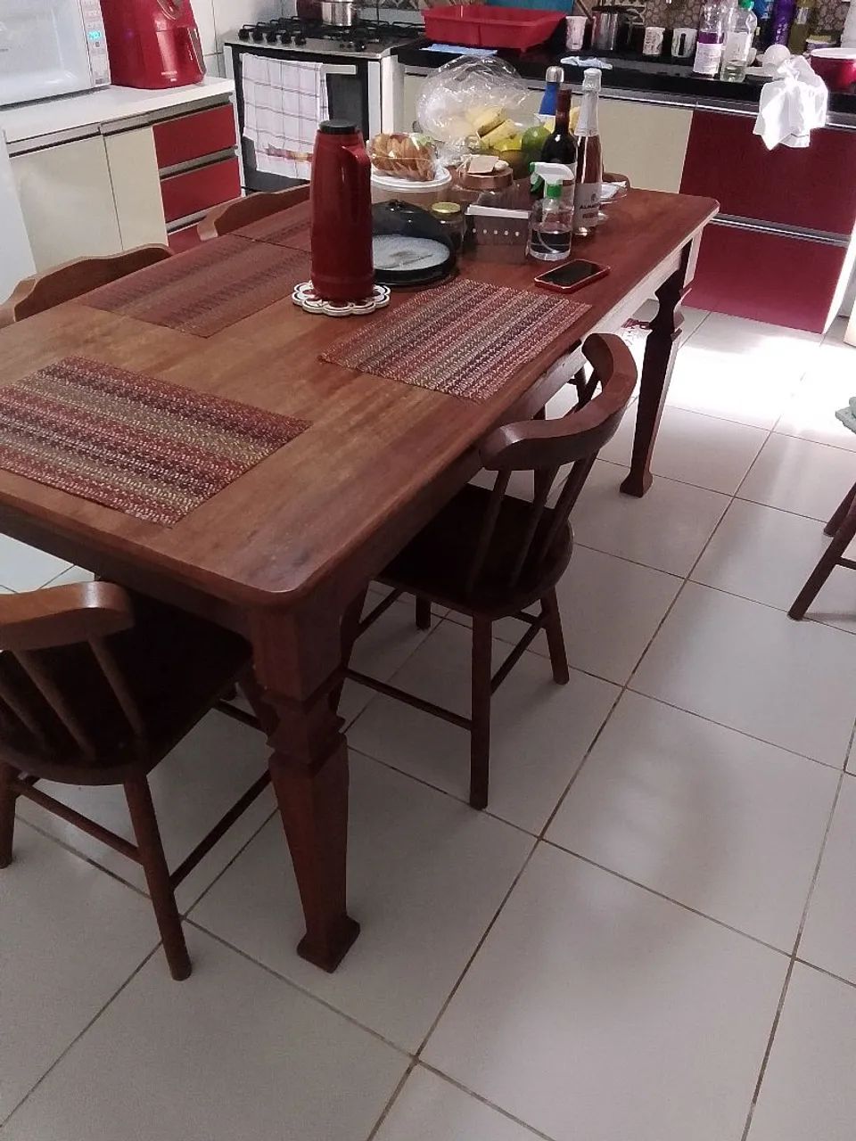 Mesa em madeira com 6 cadeiras  - Foto 2