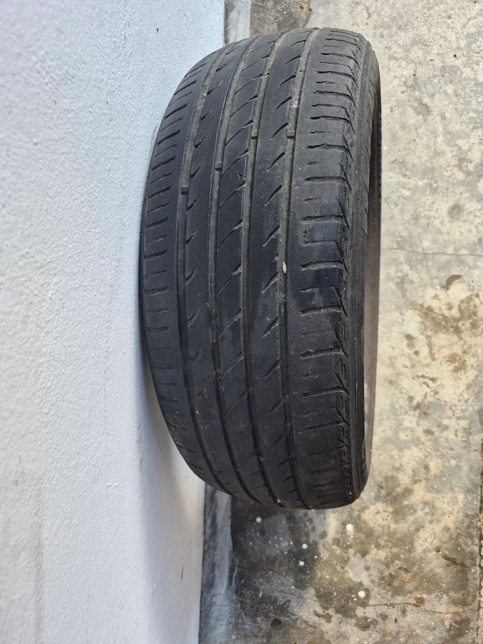 pneu delinte 205 60 r15 usado   - Foto 4