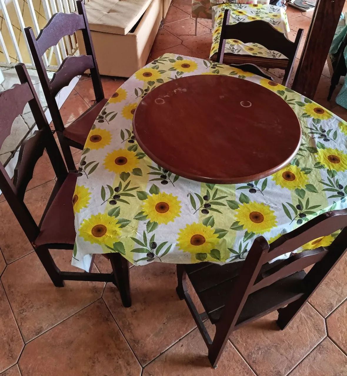 Mesa Rústica com círculo giratório 