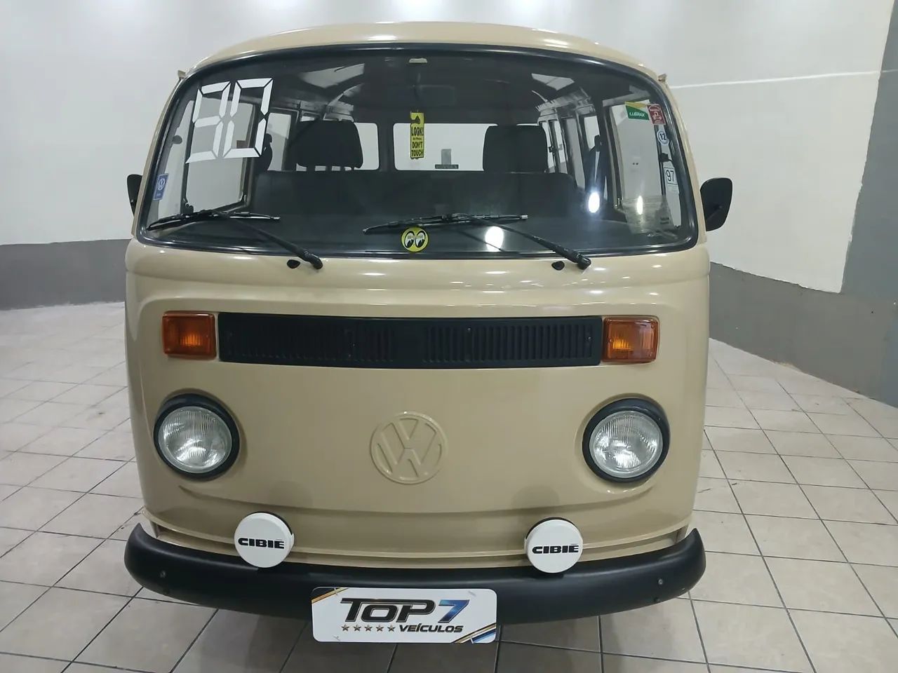 Volkswagen Kombi Standard/ Luxo/ Serie Prata 1990
