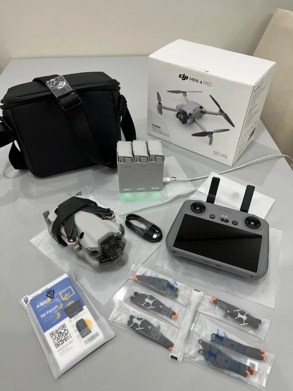 Drone Dji Mini 4 Pro Rc2 Fly More Combo 34m Br Dji043 Cinza