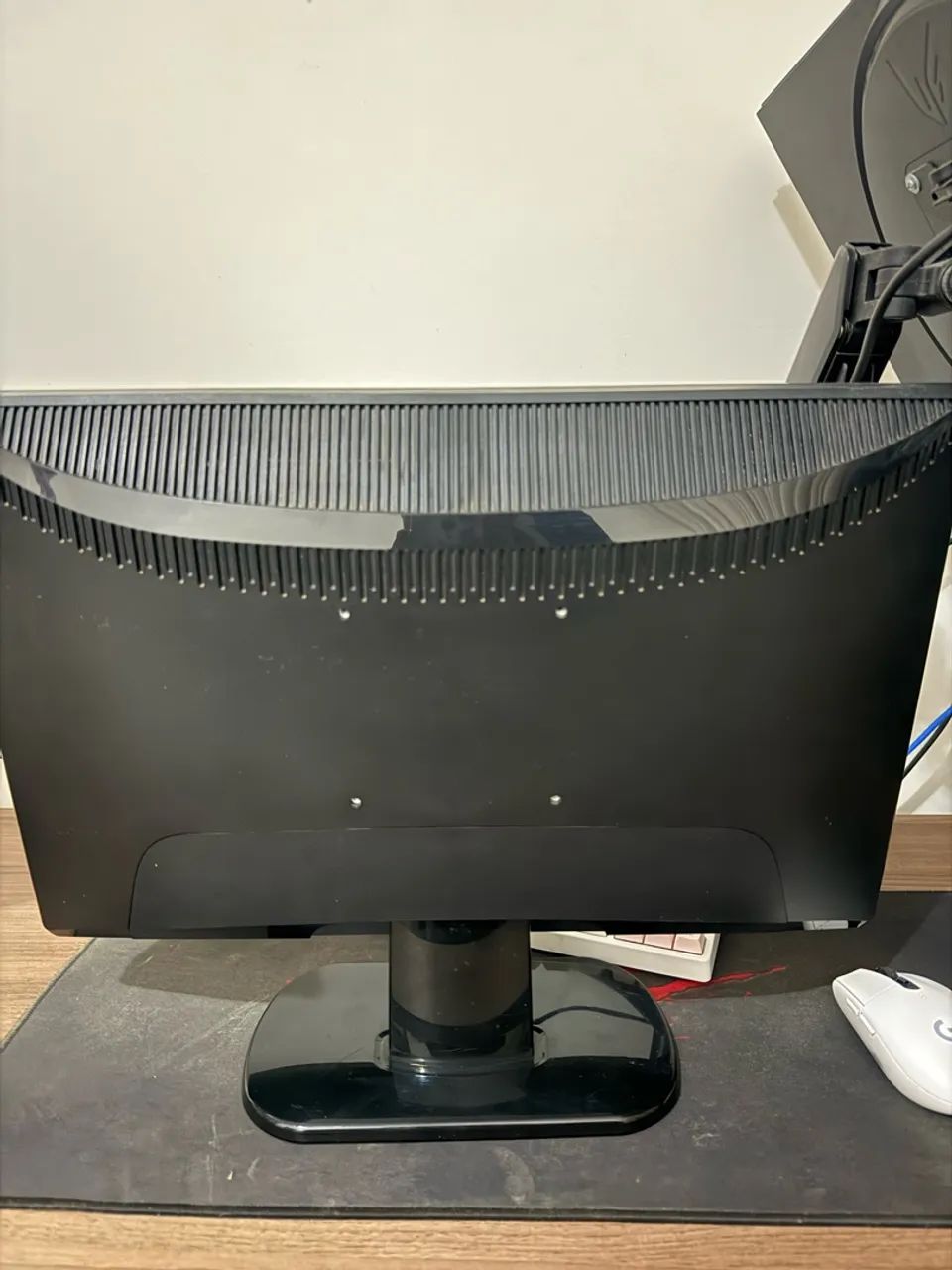 Monitor Philips 20? LED - VGA+ DVI - Ótimo estado - Foto 4