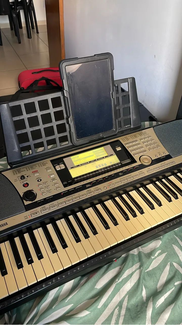 Teclado Yamaha PSR 740