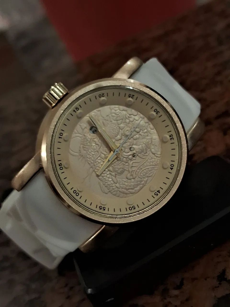 Relógio yakuza Dourado com branco  - Foto 2